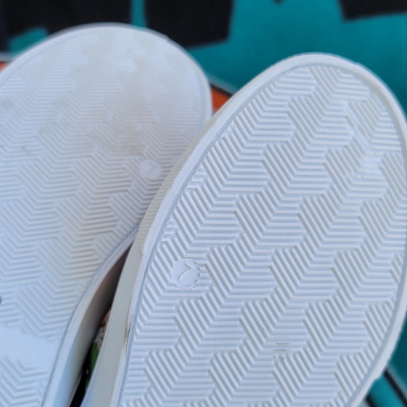 Looney Tunes Shoes Size 7 NWT - Picture 4 of 4